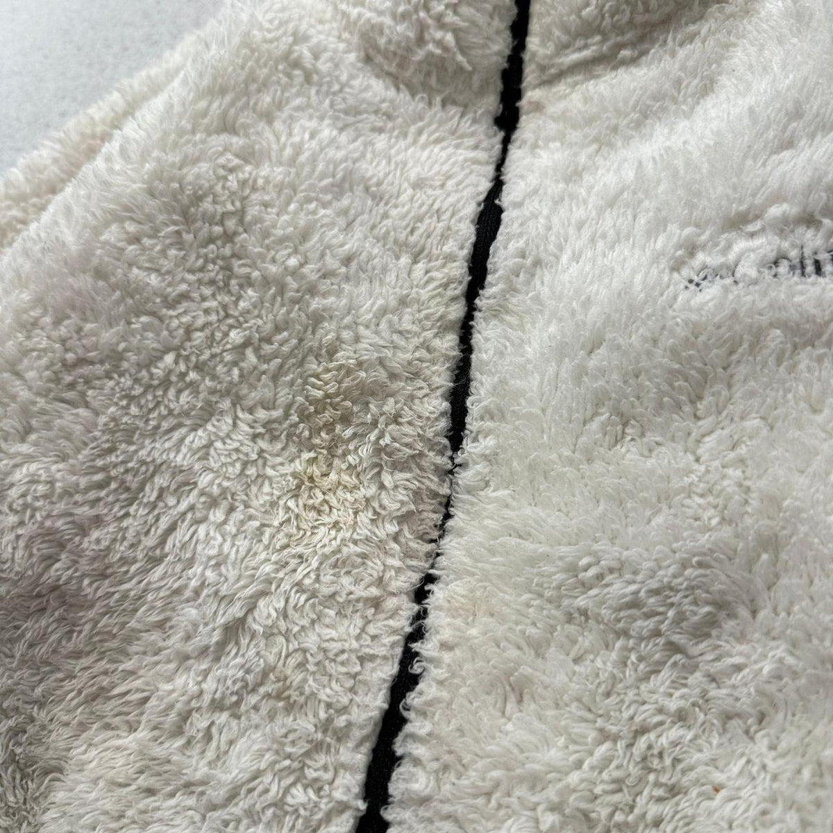 Vintage Y2K 2000's Women's Cream Zip Up Fleece Jacket