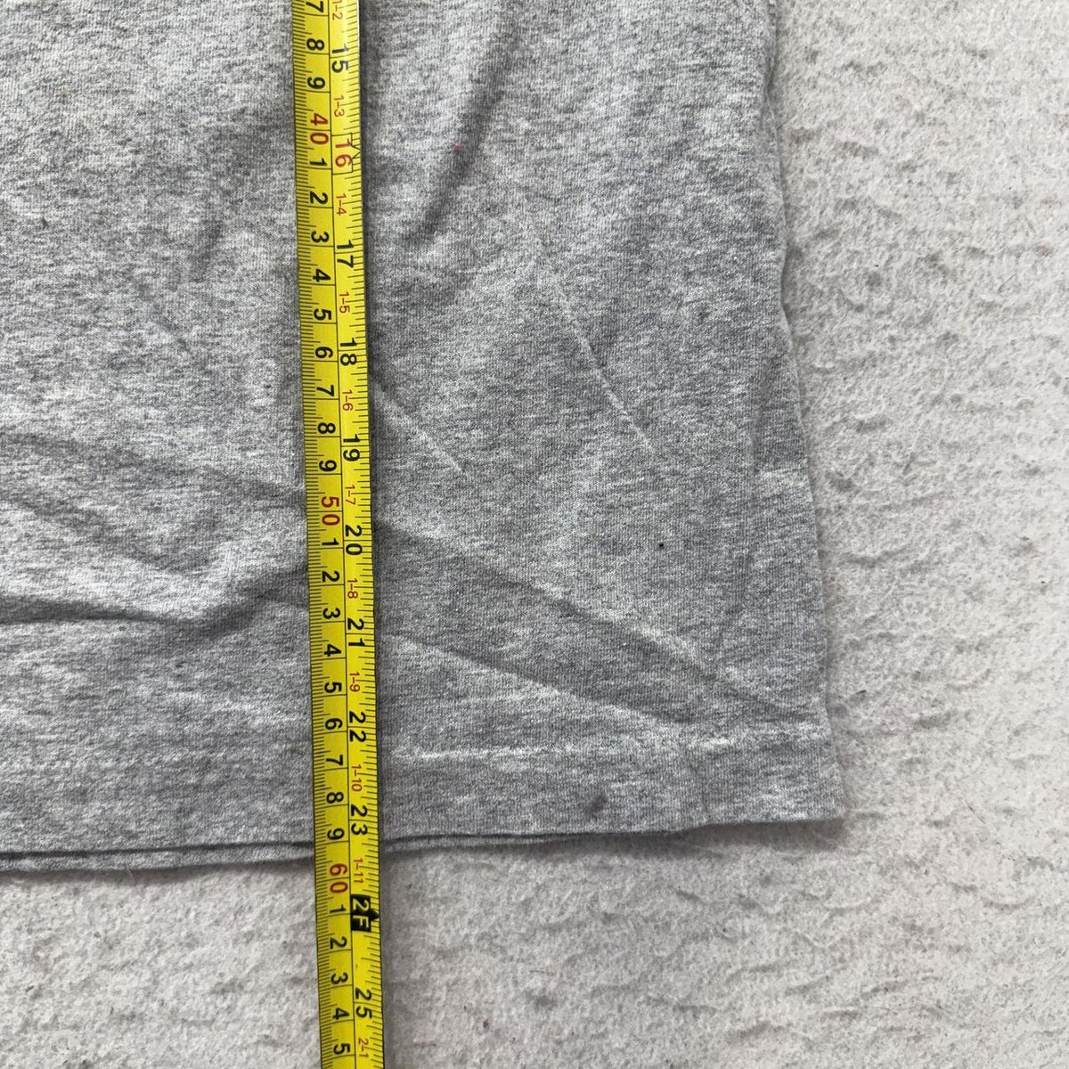 Vintage Y2K 2000's Women's Heather Grey Graphic Tee Yosemite