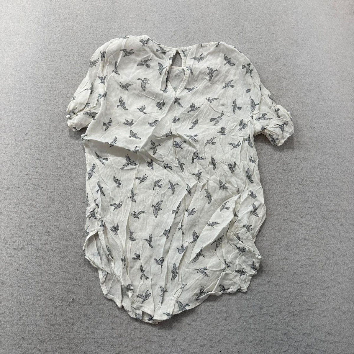 Vintage Y2K 2000's Women's H&M Cream Bird Graphic Blouse