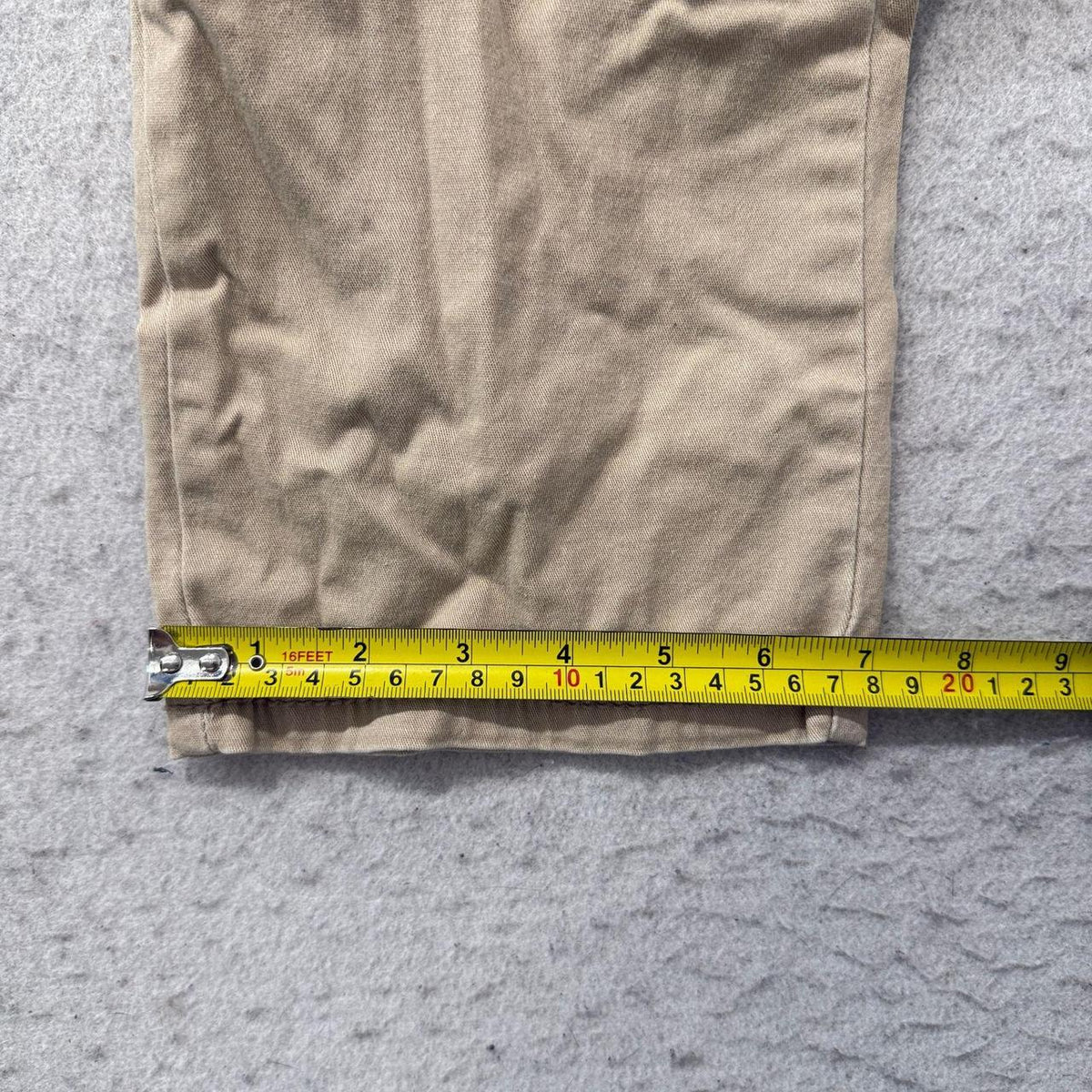 Vintage Y2K 2000's Women's Baggy Cargo Khaki Tan Pants