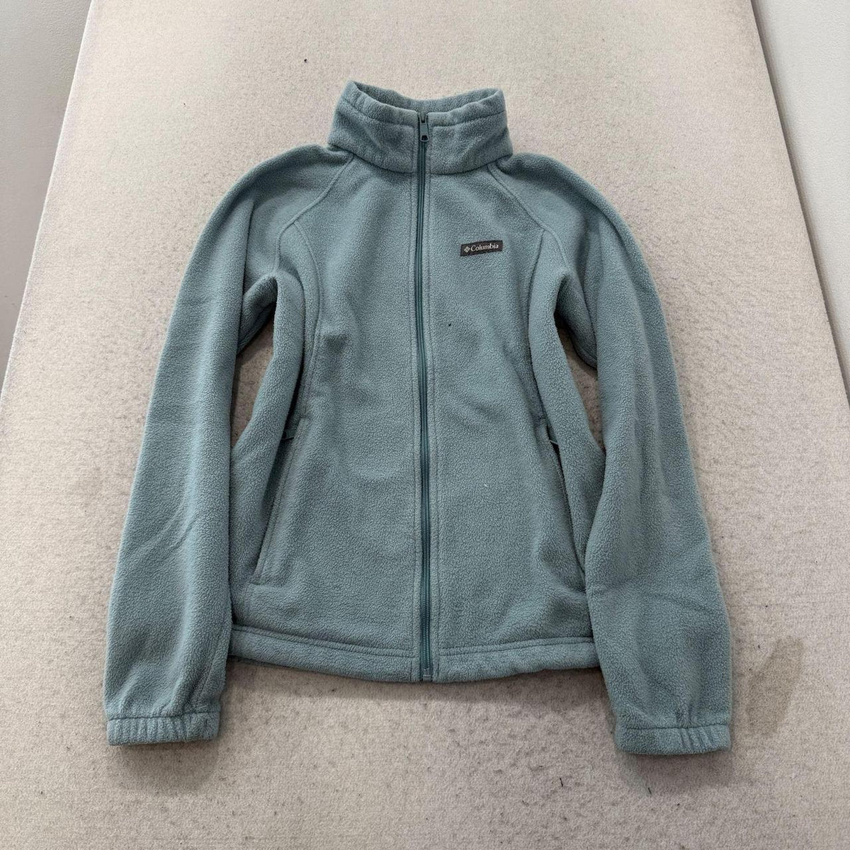 Vintage Y2K 2000's Women's Columbia Sage Green Zip Up Fleece Jacket