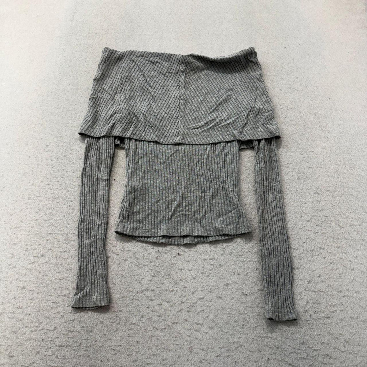 Vintage Y2K 2000's Urban Outfitters Grey Distressed Off-Shoulder Ribbed Crop Top