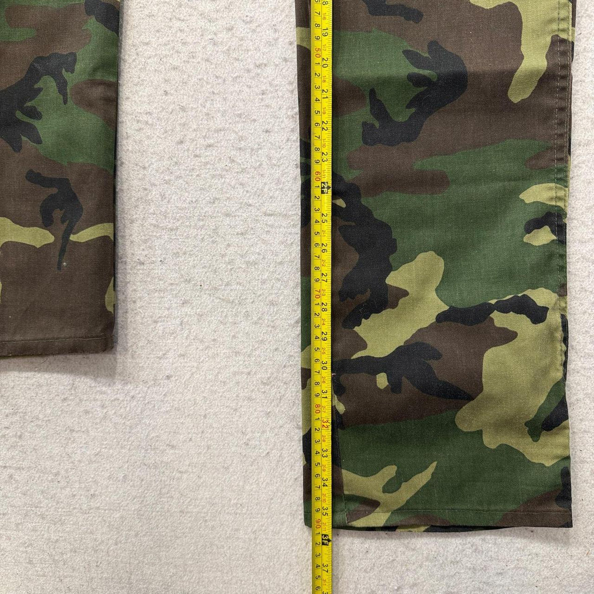 Vintage Y2K 2000's Baggy Camo Cargo Pants