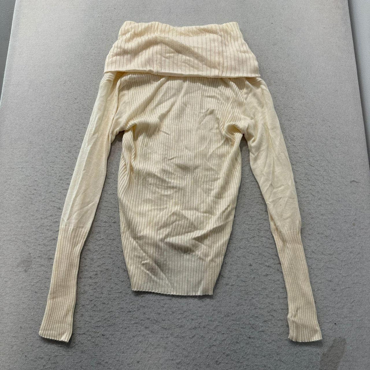 Vintage Y2K 2000's Venus Cream Ribbed Off-Shoulder Long Sleeve Top