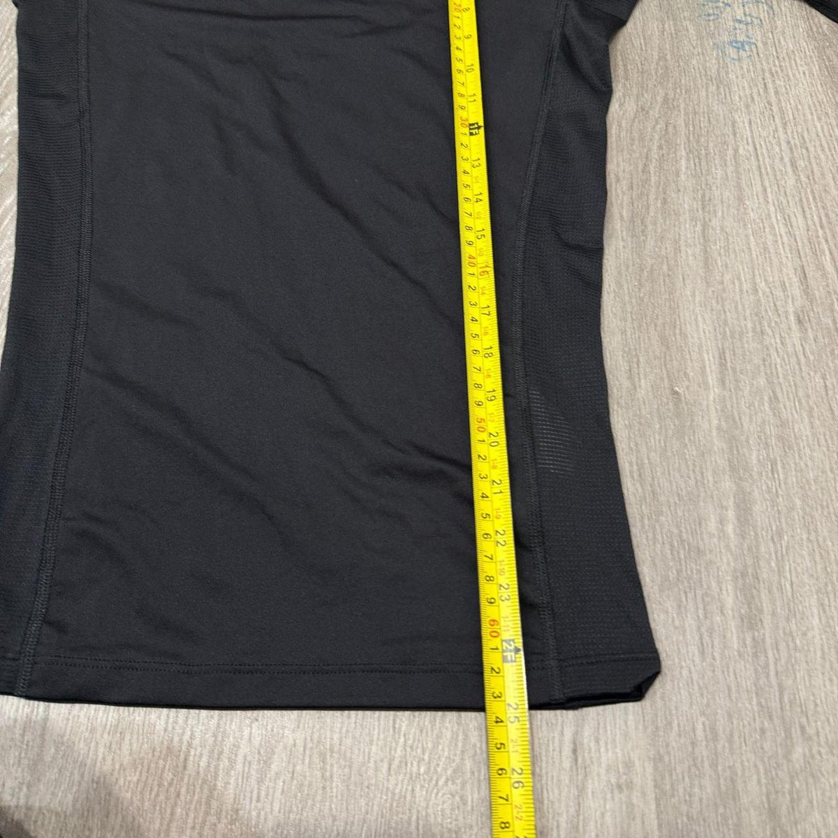 Vintage Y2K 2000's Women's Under Armour Black Fitted Long Sleeve Top