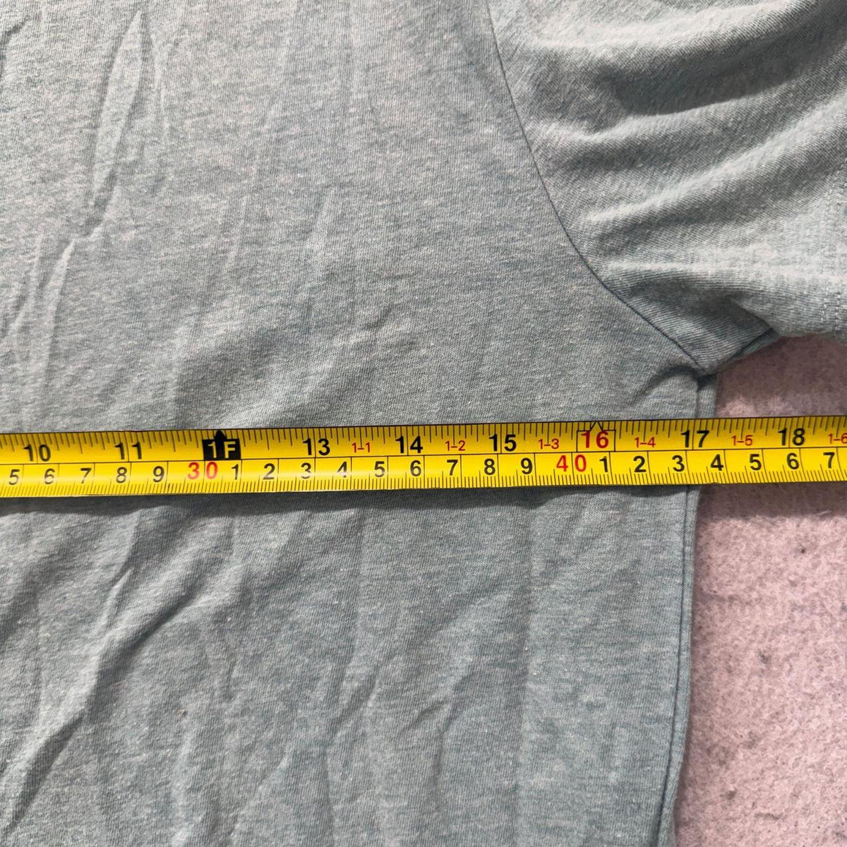Vintage Y2K 2000's Women's Sage Green Boxy Blank Tee