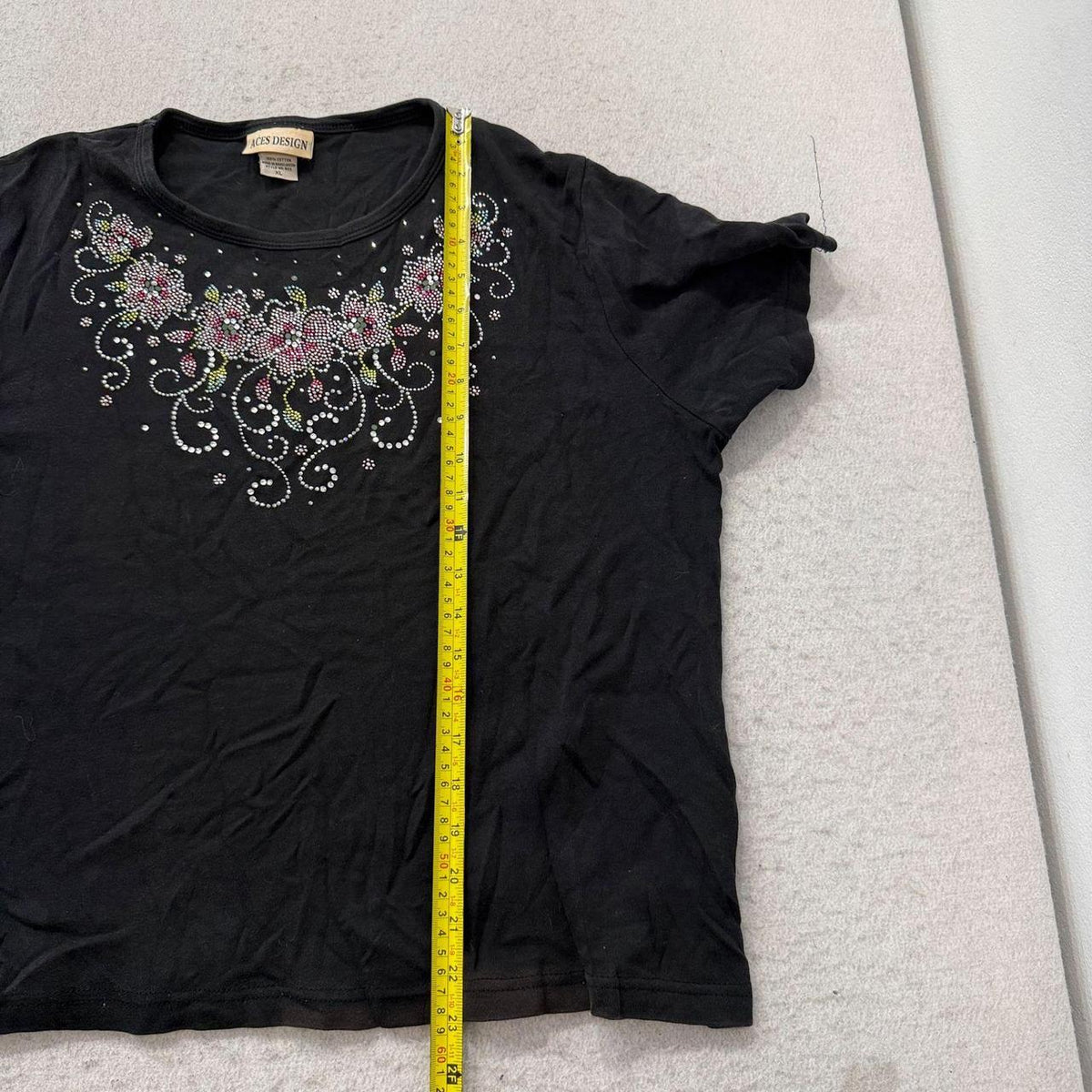 Vintage Y2K 2000's Women's Aces Design Black Graphic Floral Beaded Tee