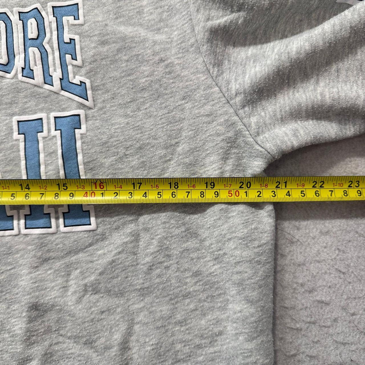 Vintage Y2K 2000's Heather Grey Boxy Graphic Sweatshirt