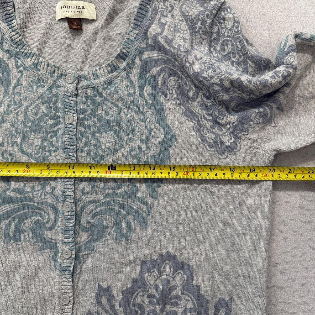 Vintage Y2K 2000's Women's Sonoma Grey Boxy Damask Floral Cardigan