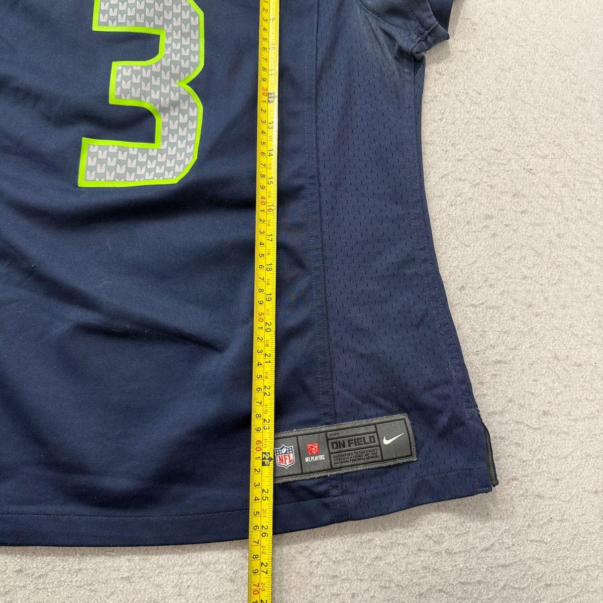 Vintage Y2K 2000's Women's Nike Navy Seahawks Graphic Spellout Football Jersey