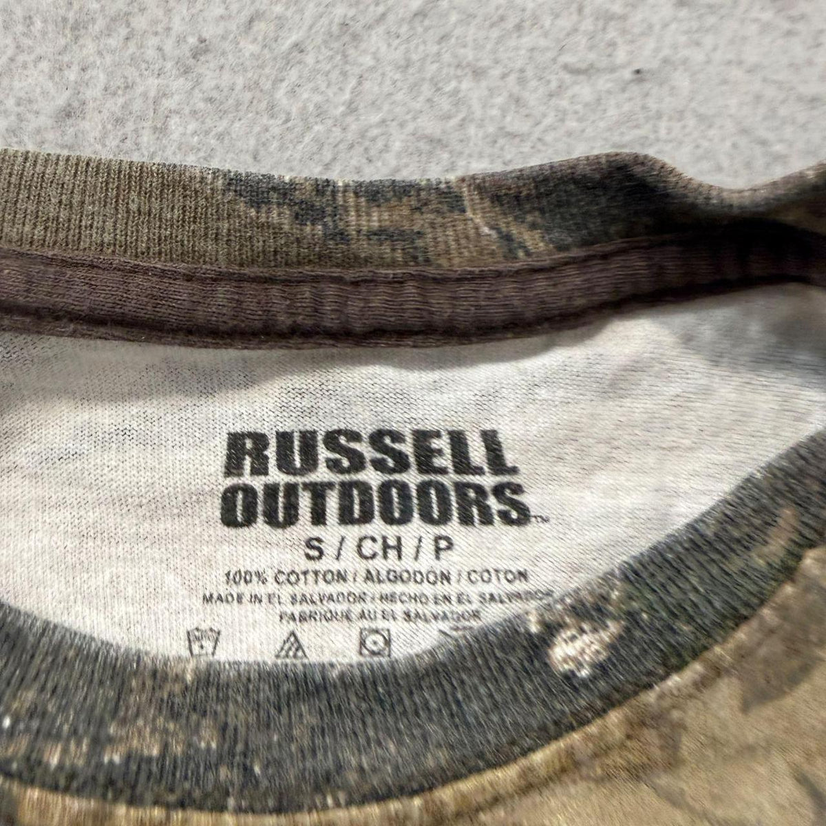 Vintage Y2K 2000's Russell Outdoors Camo Faded Graphic Tee