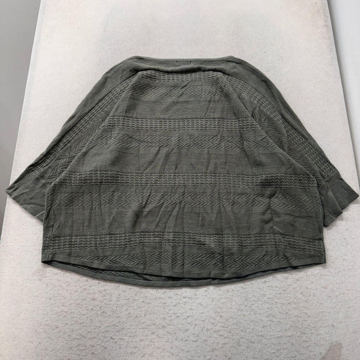 Vintage Y2K 2000's Women's Anai Sage Green Oversized Knit Sweater