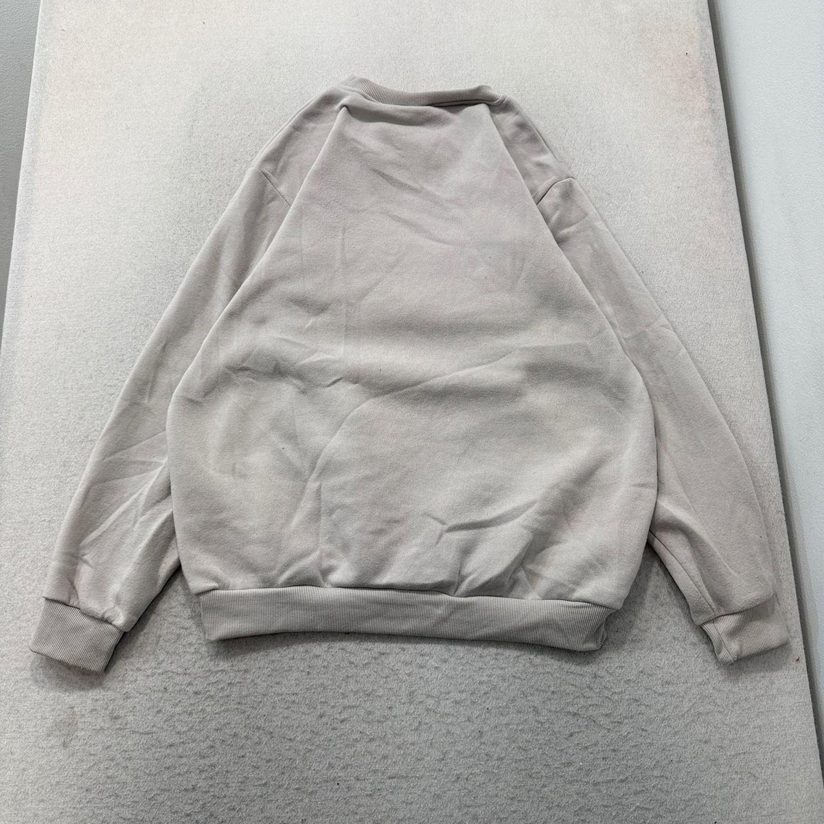 Vintage Y2K 2000's Cream Boxy Faded Graphic Crewneck Sweatshirt