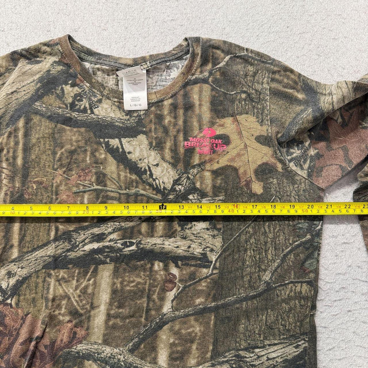 Vintage Y2K 2000's Mossy Oak Camo Faded Graphic Long Sleeve Tee