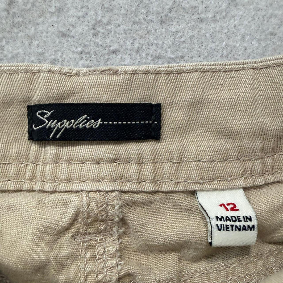 Vintage Y2K 2000's Women's Baggy Cargo Khaki Tan Pants