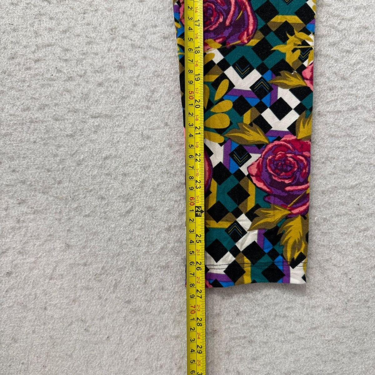 Vintage Y2K 2000's Women's Caprice Floral Argyle Print Open Leg Leggings