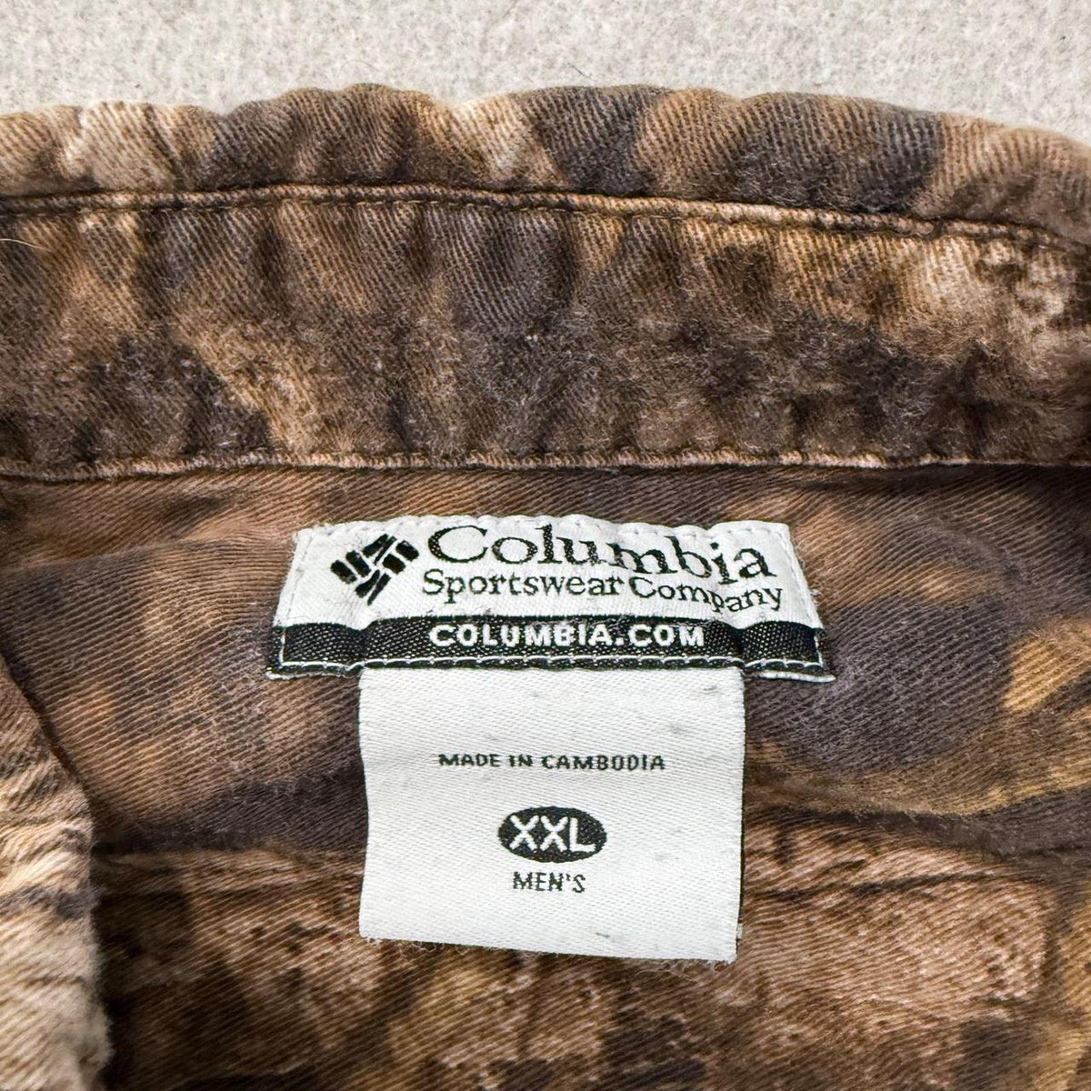 Vintage Y2K 2000's Columbia Brown Camo Faded Button Up Shirt