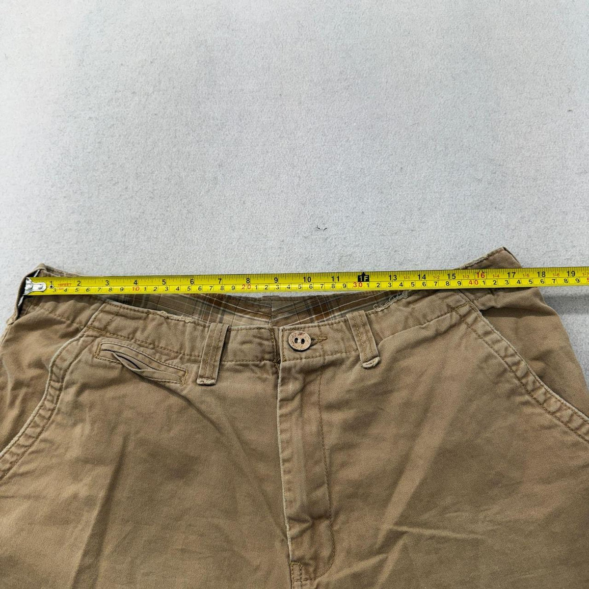 Vintage Y2K 2000's Baggy Distressed Tan Cargo Shorts