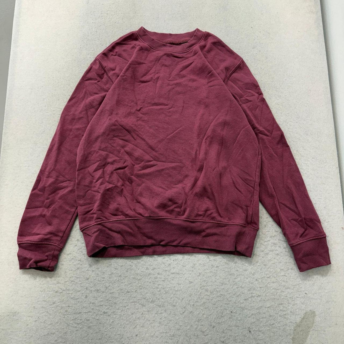 Vintage Y2K 2000's Women's Burgundy Boxy Blank Crewneck Sweatshirt
