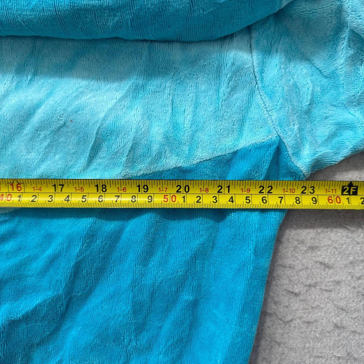 Vintage Y2K 2000's Women's Aileen Turquoise Color-Block Oversized Velour Sweatshirt