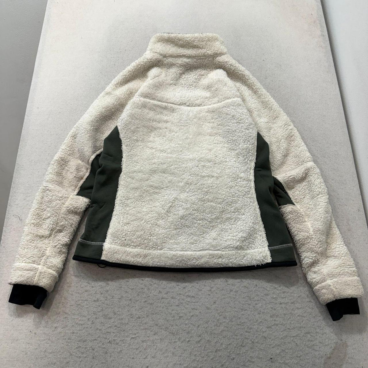 Vintage Y2K 2000's Women's Cream Zip Up Fleece Jacket
