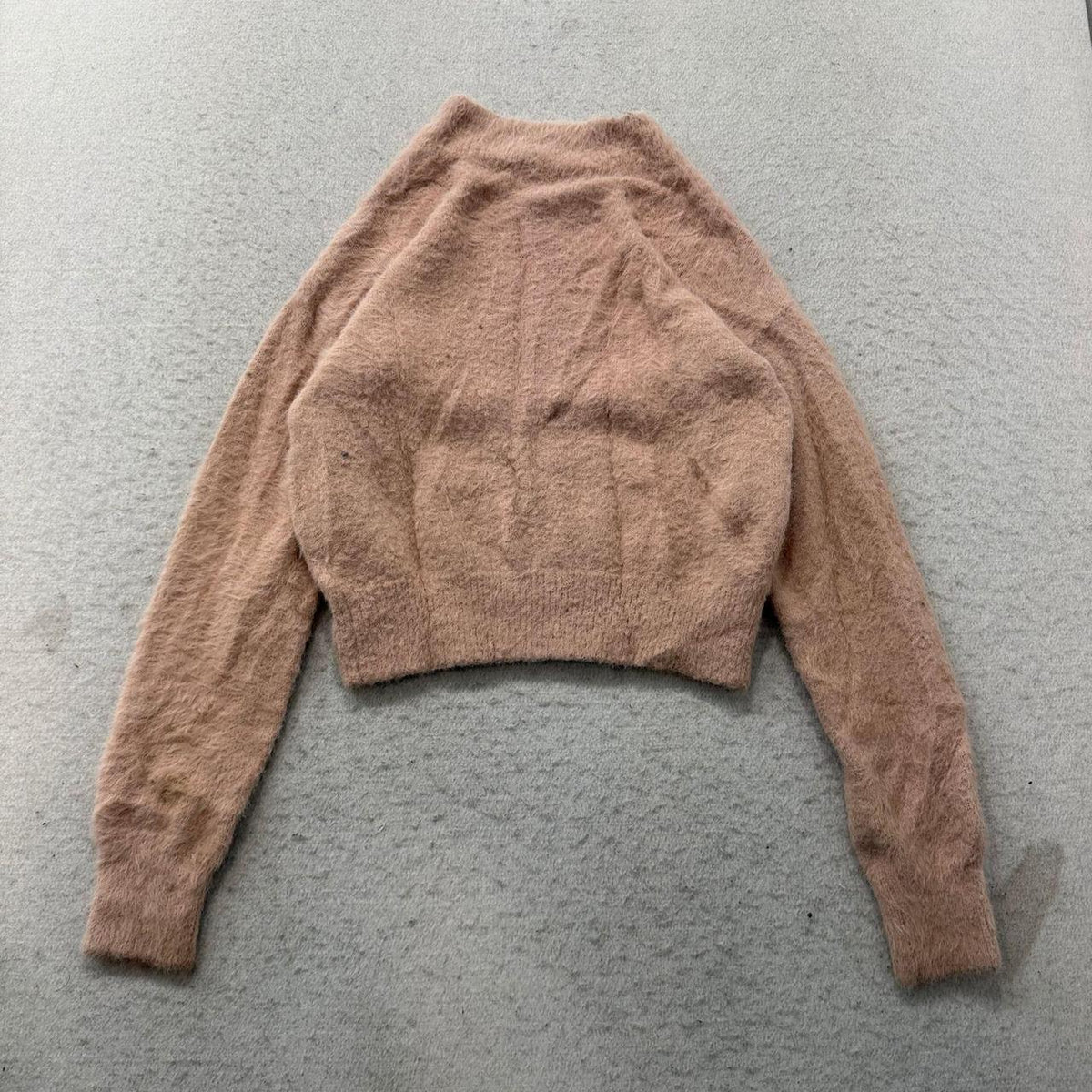 Vintage Y2K 2000's Women's Beige Boxy Fuzzy Crop Sweater