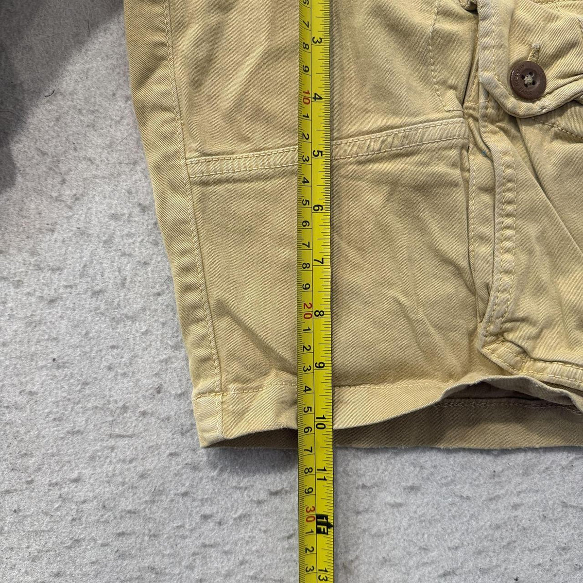Vintage Y2K 2000's American Eagle Khaki Baggy Cargo Shorts