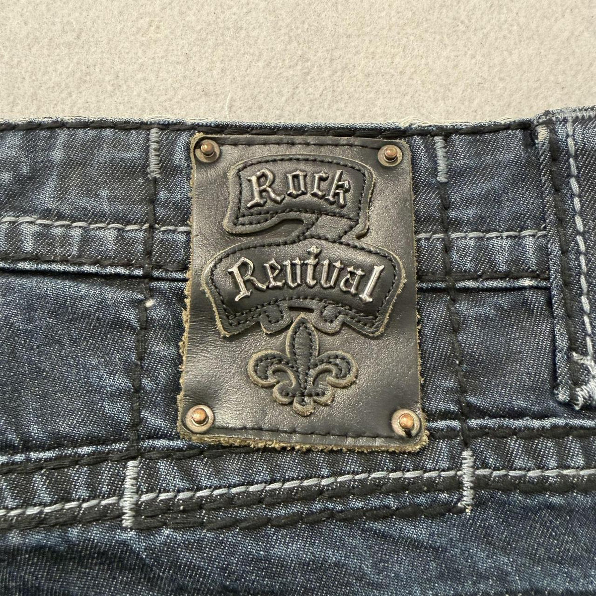 Vintage Y2K 2000's Rock Revival Dark Wash Baggy Denim Shorts