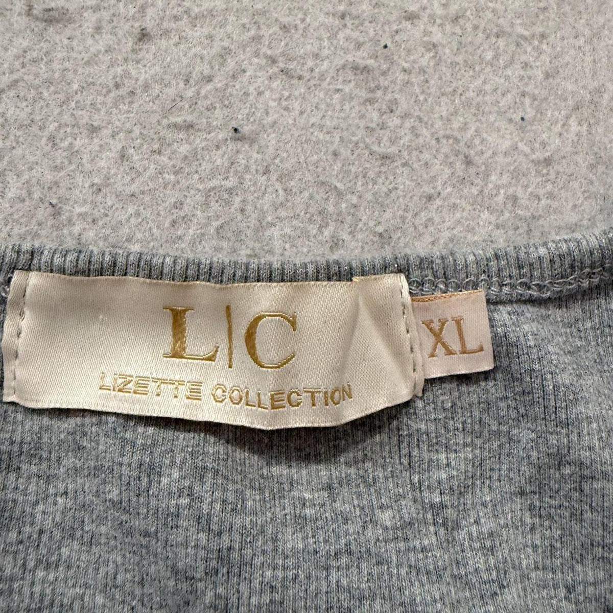 Vintage Y2K 2000's Women's Heather Grey Bow Graphic Tank Top
