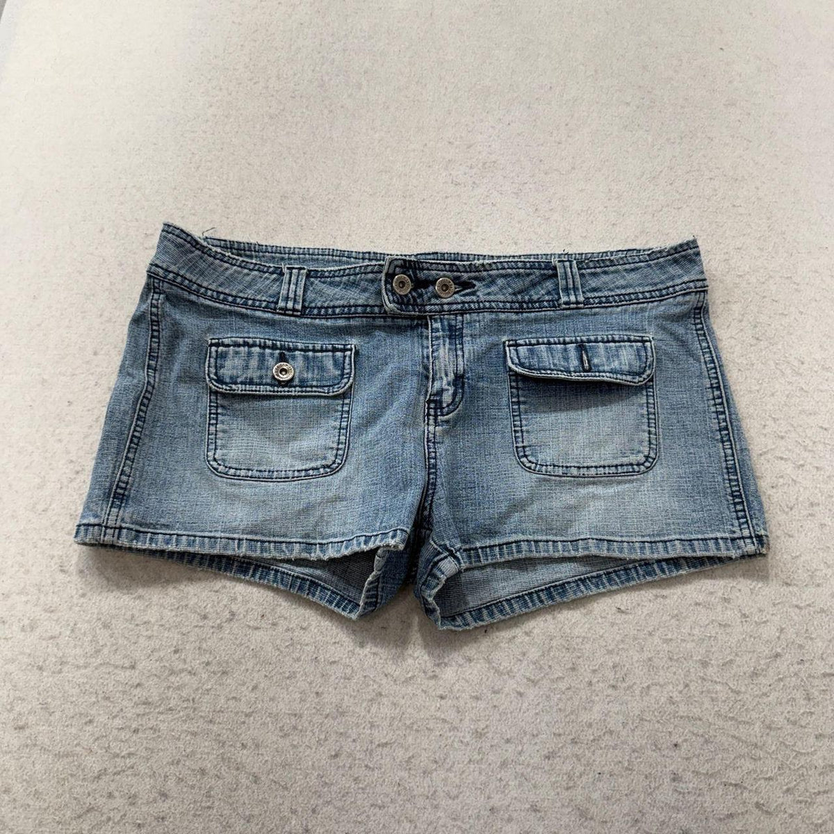 Vintage Y2K 2000's Women's Baggy Faded Cargo Denim Shorts