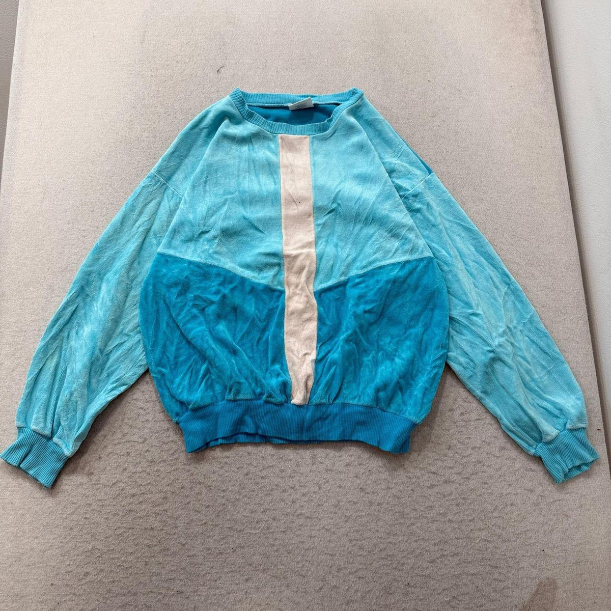 Vintage Y2K 2000's Women's Aileen Turquoise Color-Block Oversized Velour Sweatshirt
