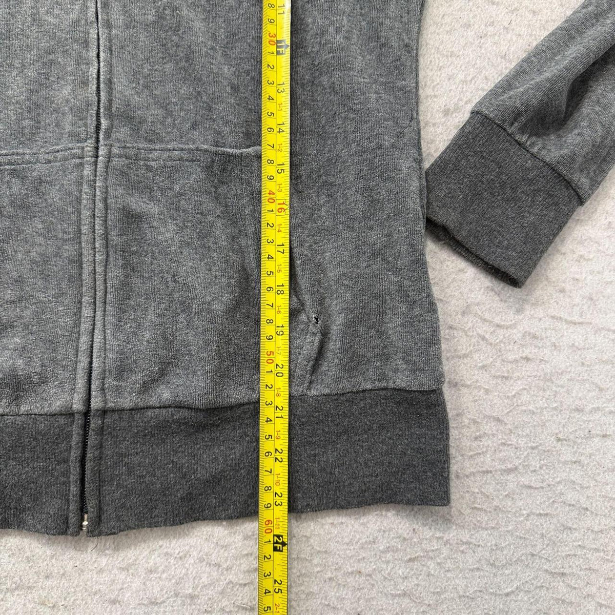 Vintage Y2K 2000's Women's Charcoal Grey Boxy Zip Up Hoodie
