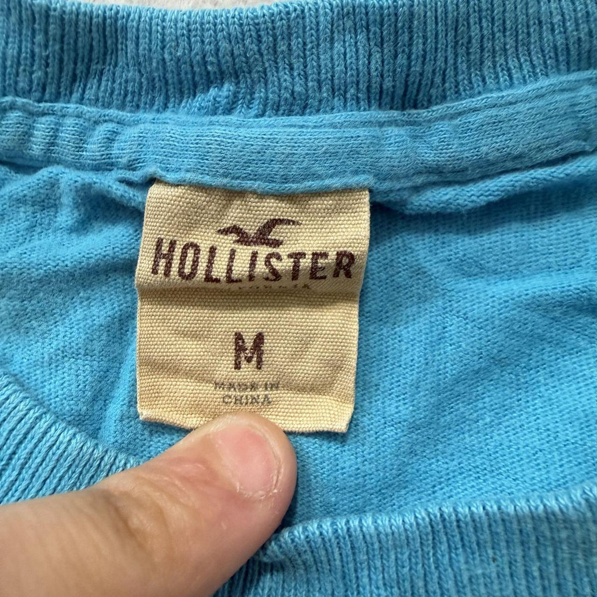 Vintage Y2K 2000's Hollister Turquoise Faded Graphic Tee