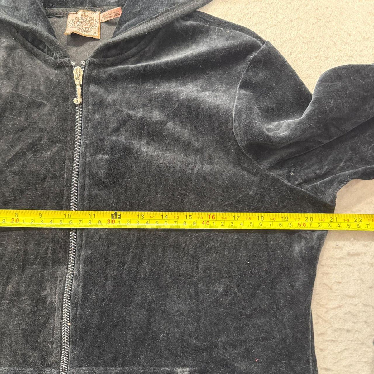 Vintage Y2K 2000's Women's Juicy Couture Black Velvet Boxy Zip Up Hoodie