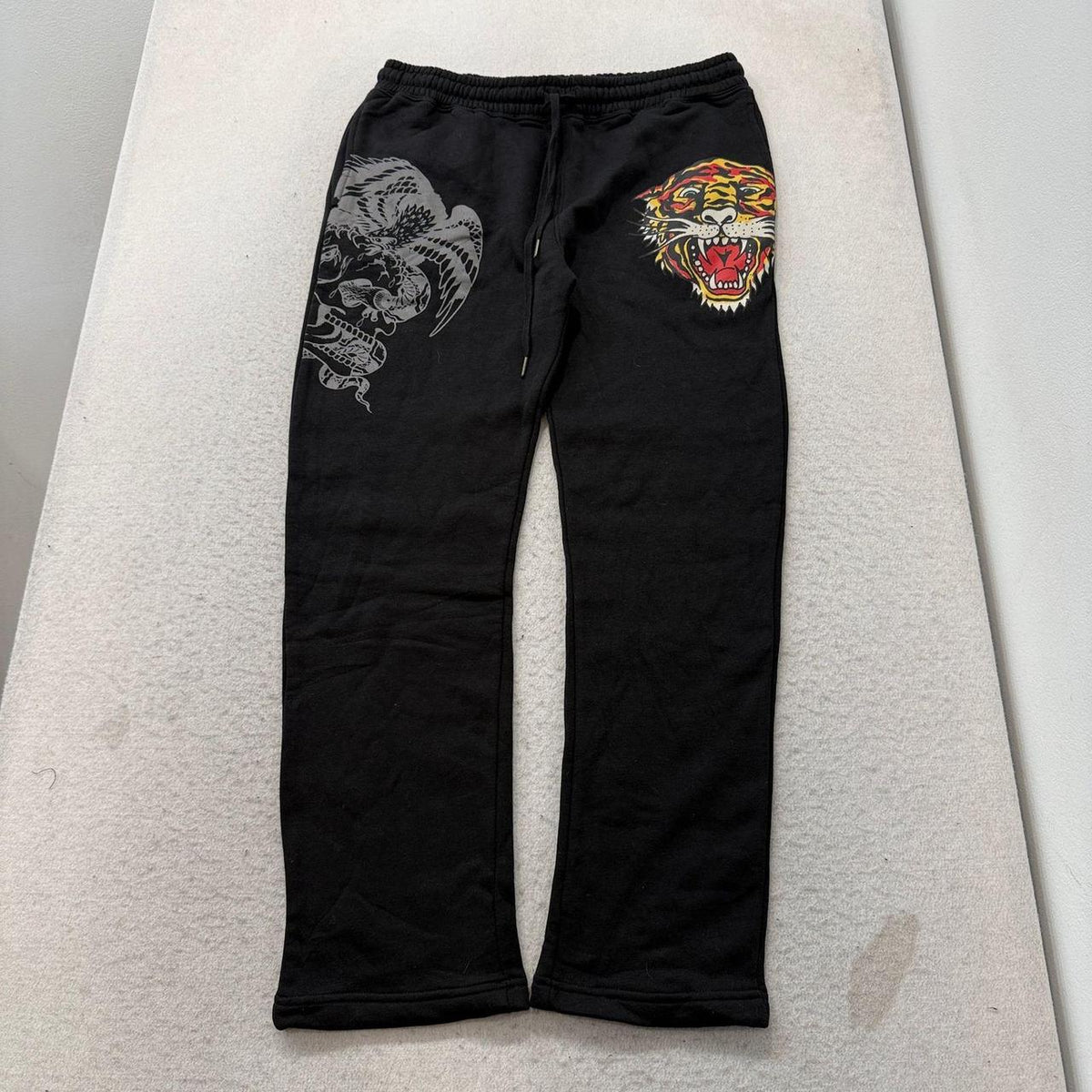 Vintage Y2K 2000's Black Baggy Graphic Tiger Sweatpants