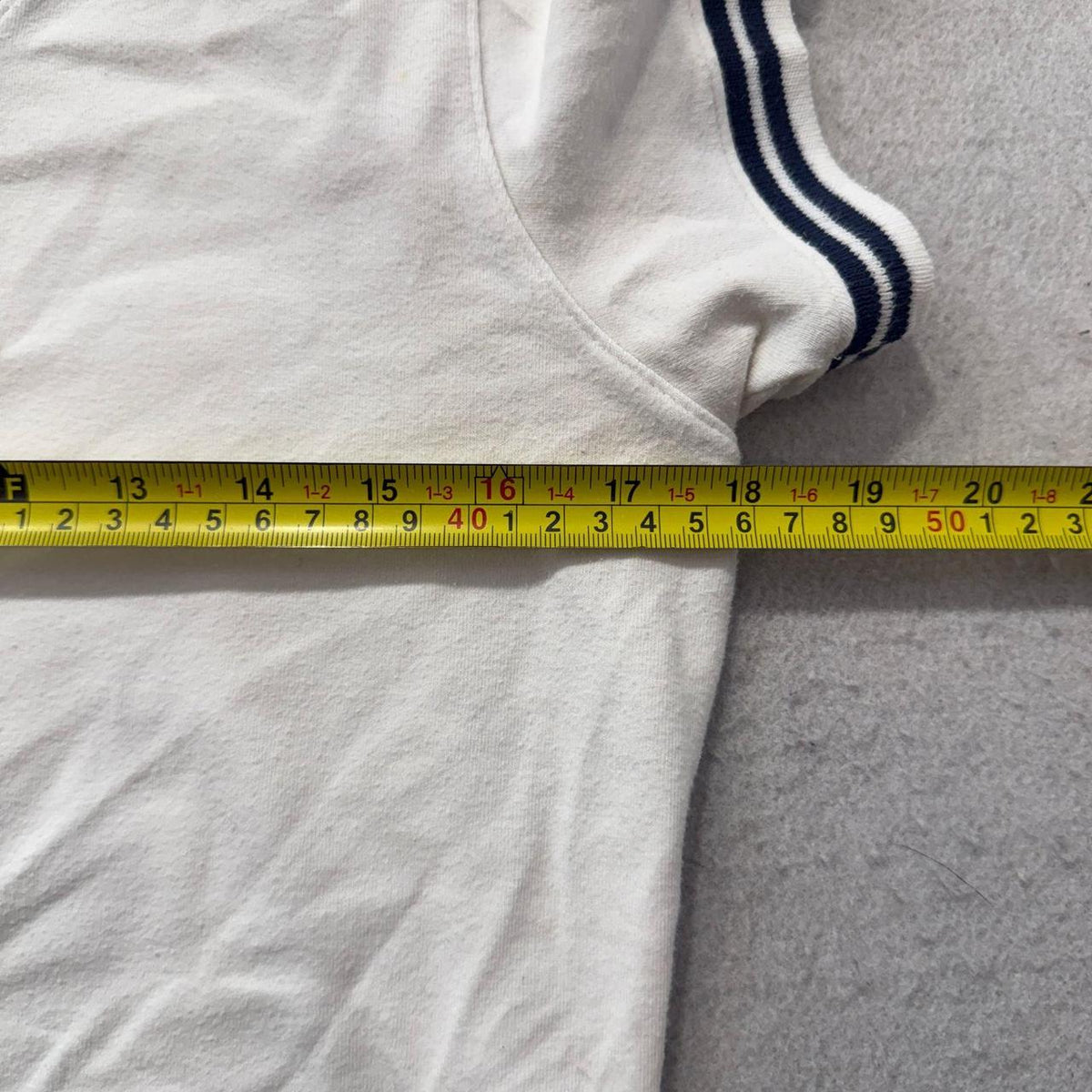 Vintage Y2K 2000's Women's Reebok Cream Boxy Ringer Tee
