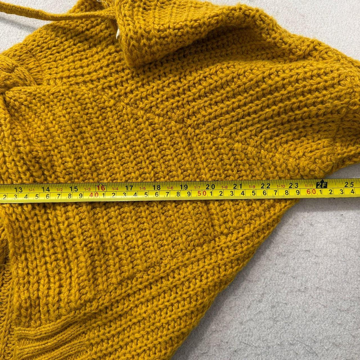 Vintage Y2K 2000's Women's Mustard Yellow Boxy Cropped Knit Sweater