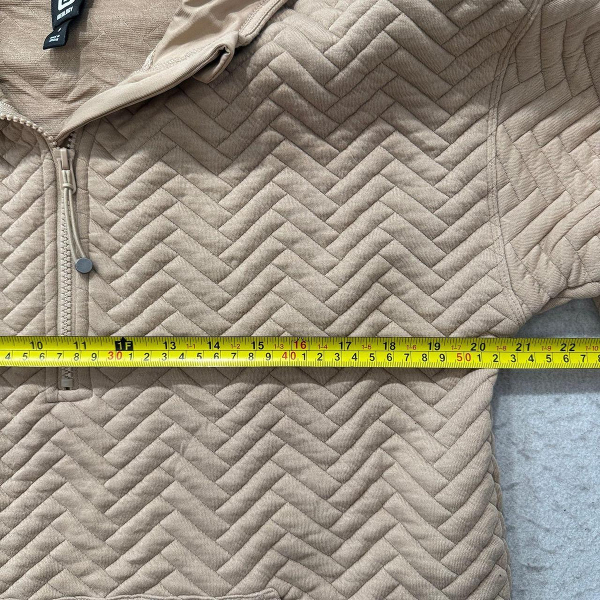 Vintage Y2K 2000's Women's Ideology Beige Quilted Zip Up Jacket