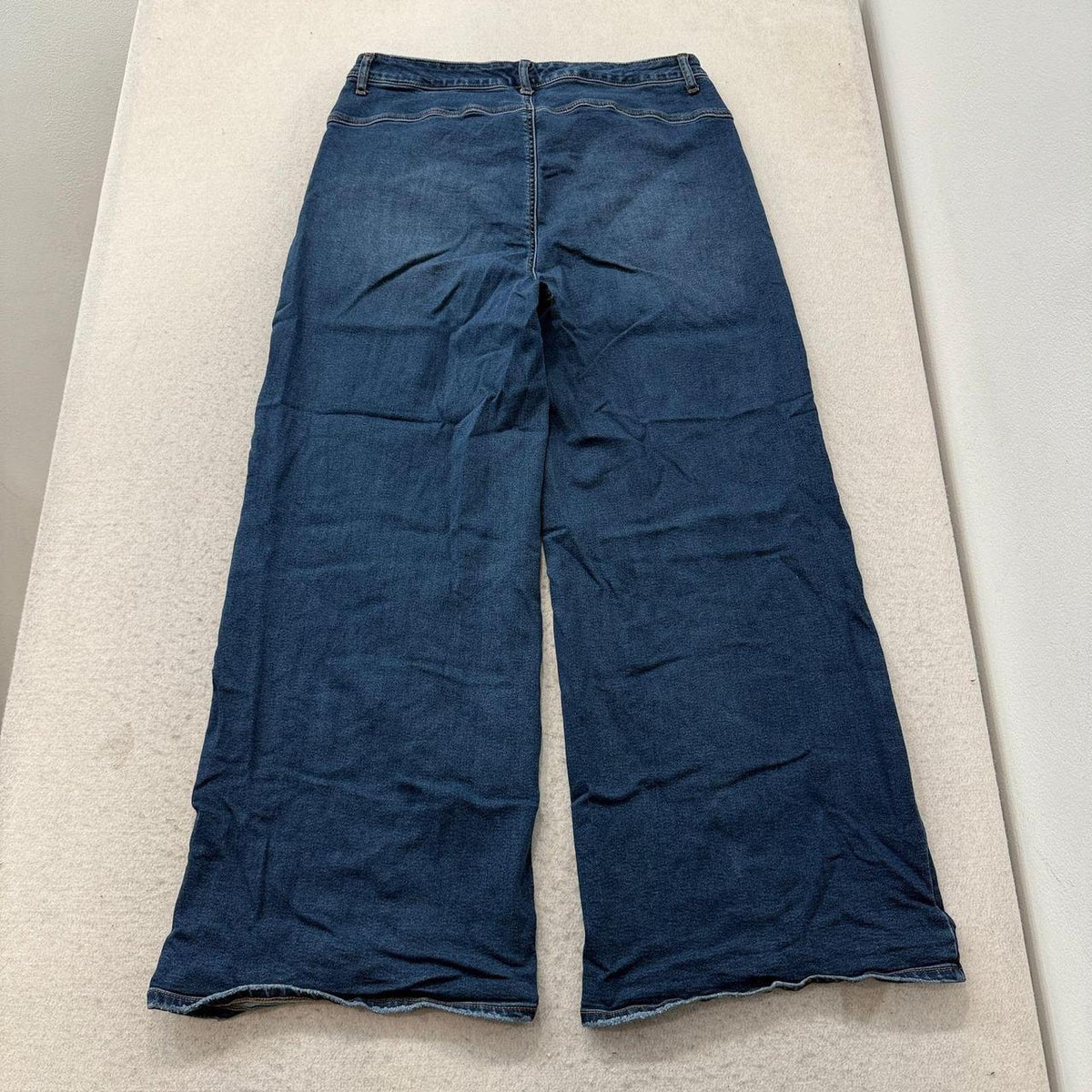 Vintage Y2K 2000's Women's Wide Leg Faded Jeans