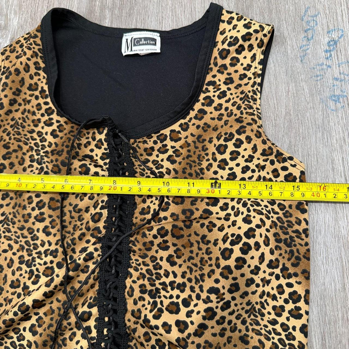 Vintage Y2K 2000's Women's Golden Yellow Boxy Leopard Print Vest