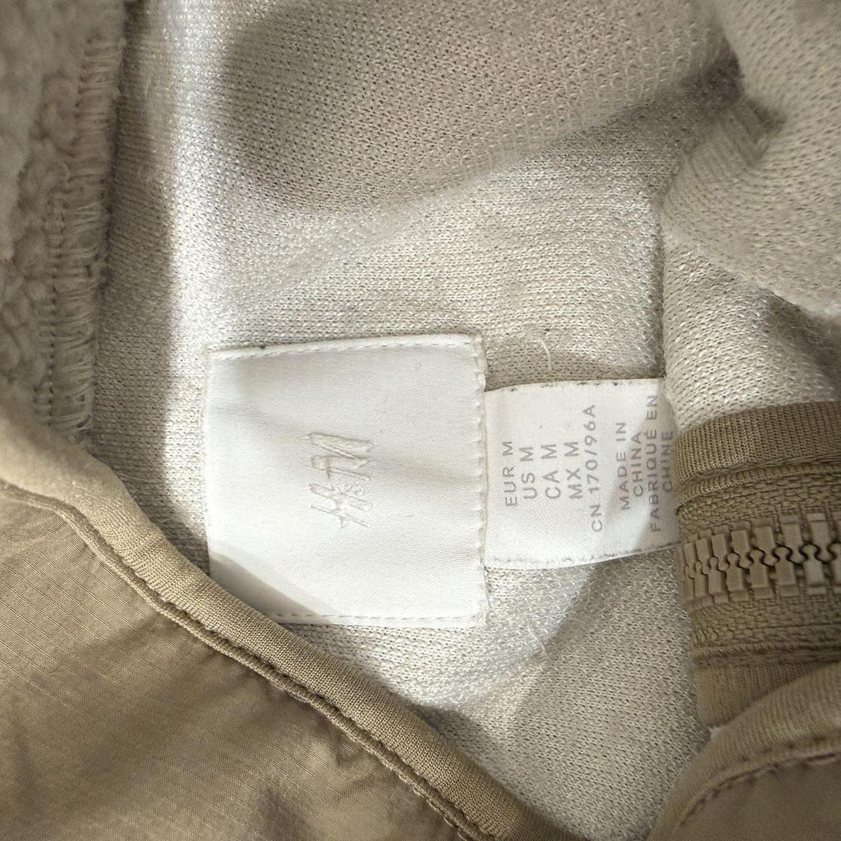 Vintage Y2K 2000's Women's Cream Olive Oversized Zip Up Fleece Jacket
