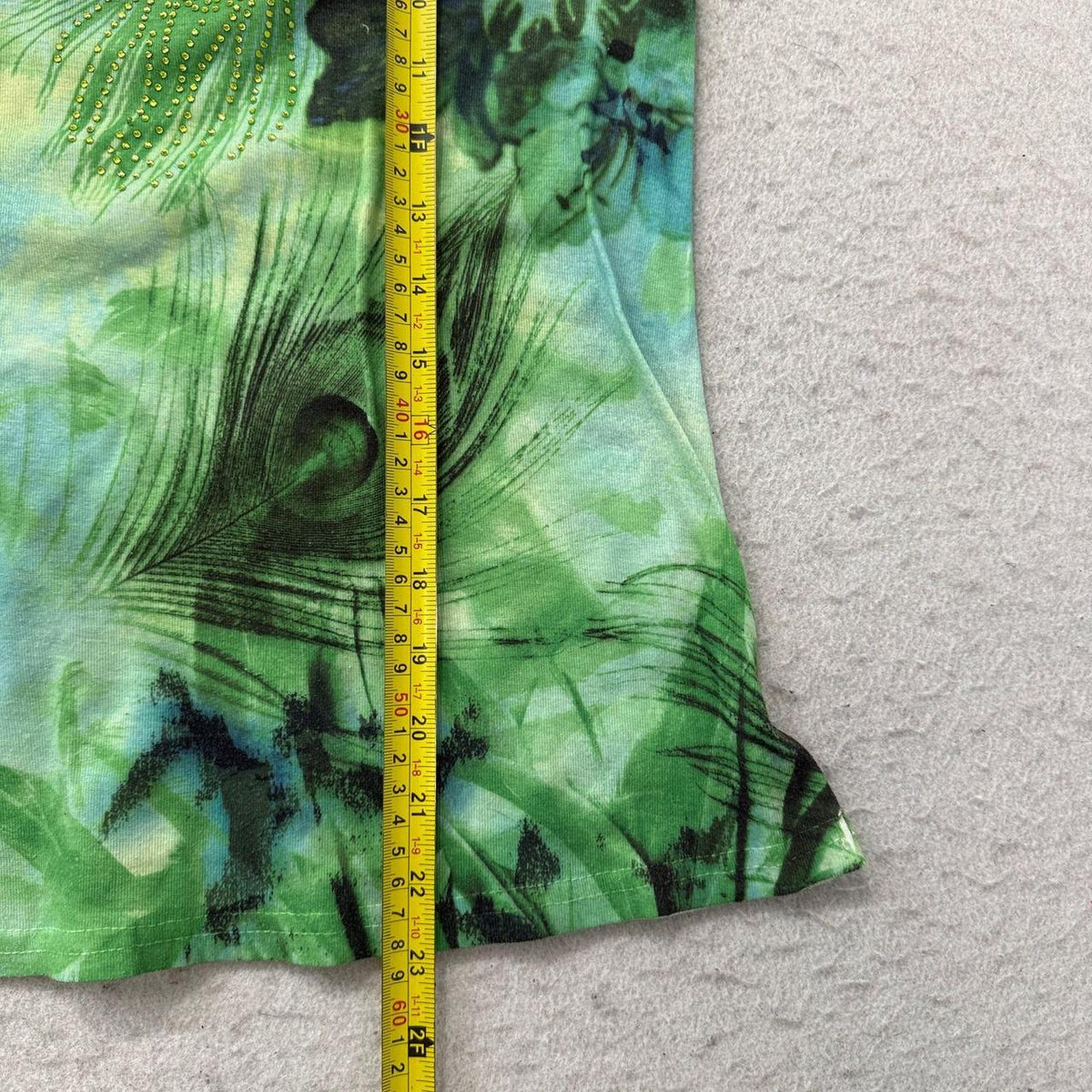 Vintage Y2K 2000's Women's Green Tie-Dye Floral Beaded Graphic Tee
