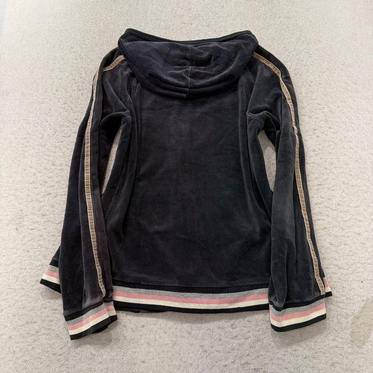 Vintage Y2K 2000's Women's N.Y.L. Charcoal Grey Oversized Zip Up Hoodie