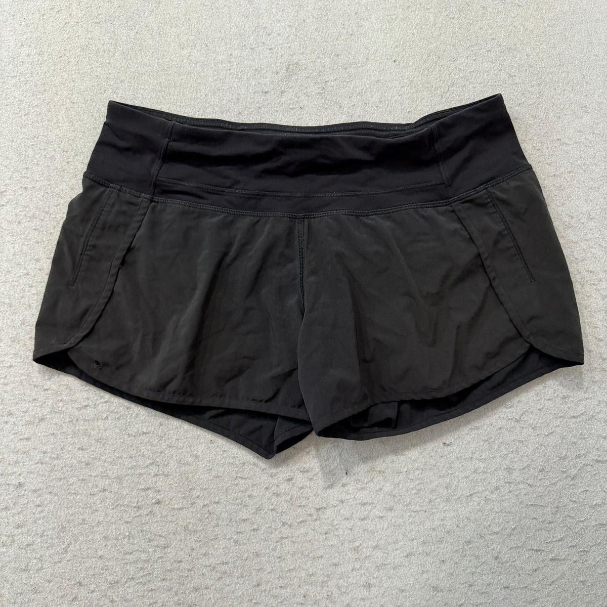 Vintage Y2K 2000's Women's Lululemon Black Baggy Athletic Shorts