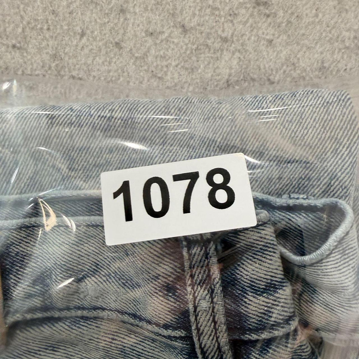 Vintage 90s Women's Open Leg Faded Jeans