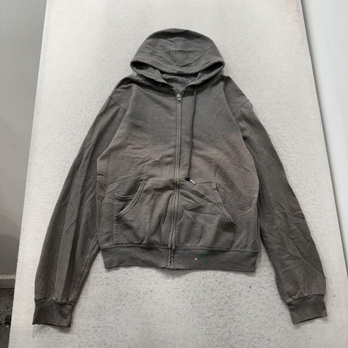 Vintage Y2K 2000's Fruit of the Loom Grey Faded Oversized Zip Up Hoodie