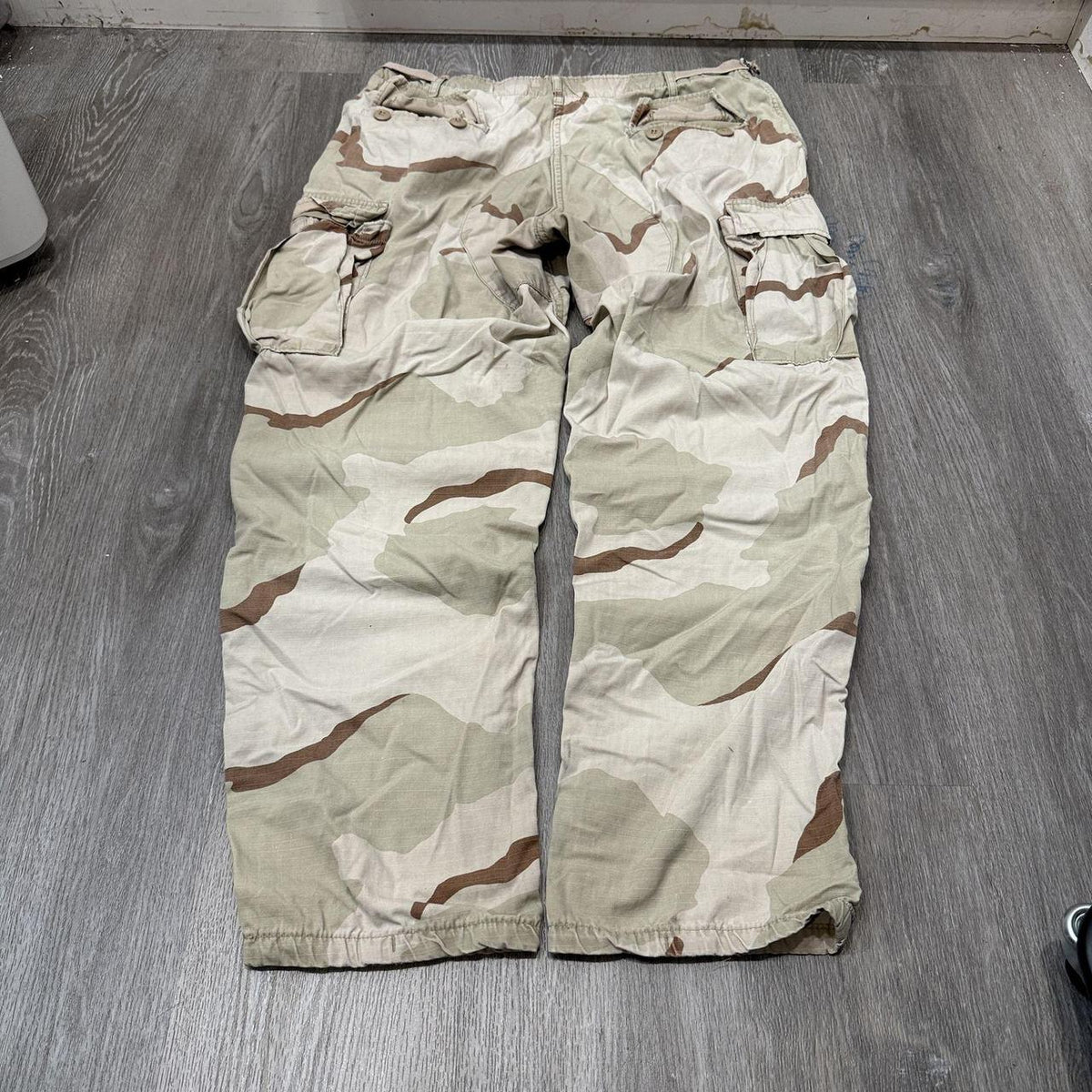 Vintage Y2K 2000's Khaki Camo Baggy Faded Cargo Pants