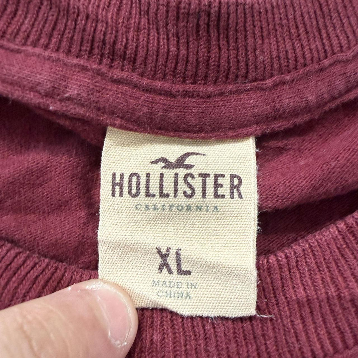 Vintage Y2K 2000's Hollister Burgundy Faded Graphic Tee