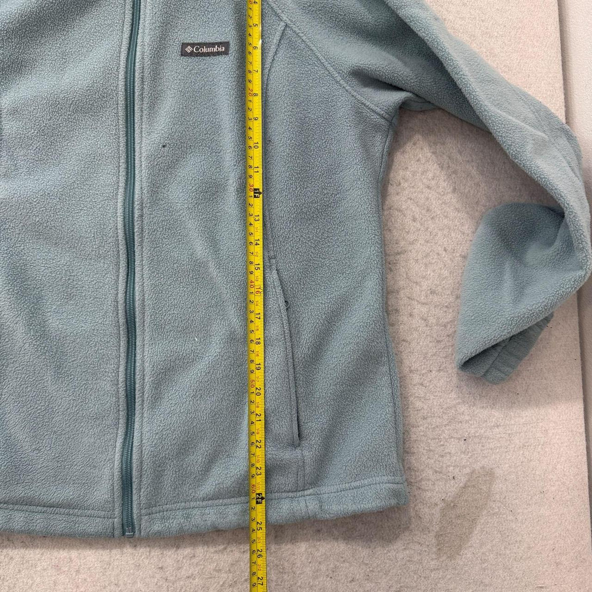 Vintage Y2K 2000's Women's Columbia Sage Green Zip Up Fleece Jacket