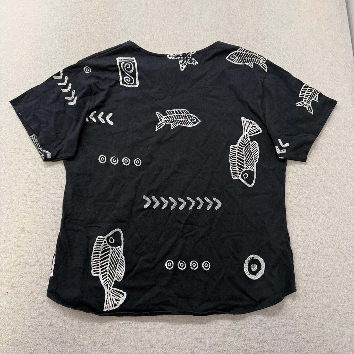 Vintage Y2K 2000's Women's Quill Black Boxy Graphic Tee